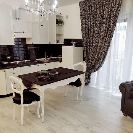 Alloggio Turistico Giulietta E Romeo - Intero Appartamento - Villafranca Di Verona, Zimmer, Holiday Rooms מראה חיצוני תמונה
